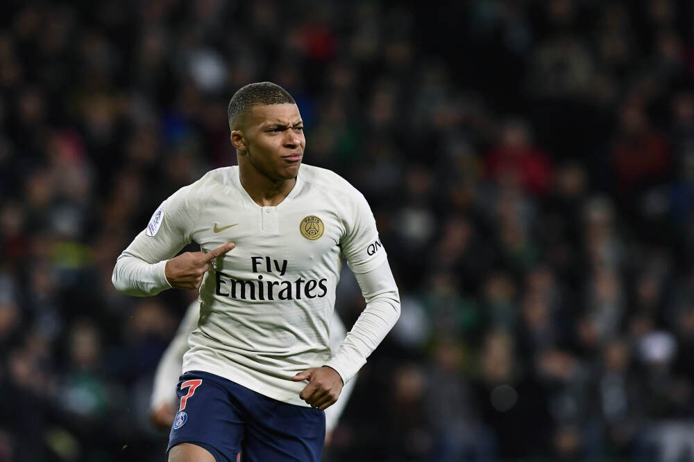 白鹅潭春节烟花汇演继续！广州发布新春十大主题文旅活动